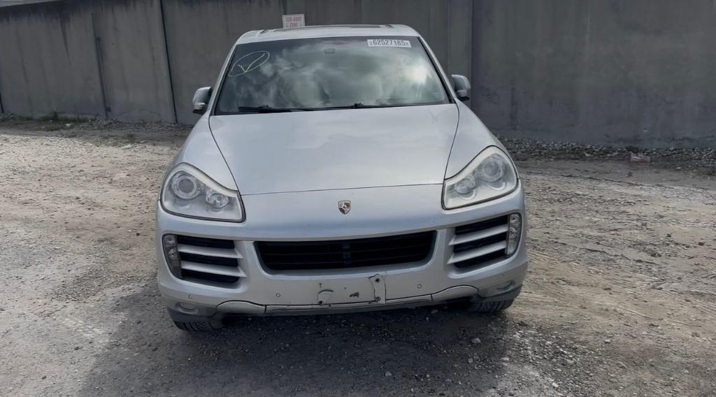 2010 Porsche Cayenne Base's photo
